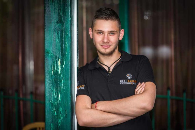 tel.: 0888519167; www.fototo.be; www.facebook.com/IvanBanchevPhotography добър фотограф, Иван Банчев фотография, Иван Банчев фотограф, професионален фотограф,Професионална фотография, Екипът на FOTOTO.BE, fototo.be, сватбен фотограф, Сватбени портрети, сватбено тържество, фото книга