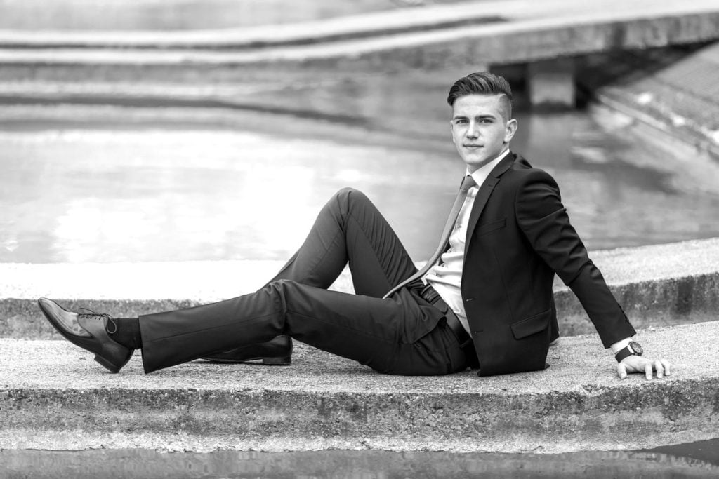 tel.: +359888519167; www.fototo.be; www.facebook.com/IvanBanchevPhotography добър фотограф, Иван Банчев фотография, абитуриентски бал, професионален фотограф, фото книга абитуриентски бал, професионална фотография на абитуриентски бал, индивидуално фото заснемане на абитуриент, Фото заснемане на абитуриенти от цял клас, абитуриентски фото албум, абитуриентска фото сесия