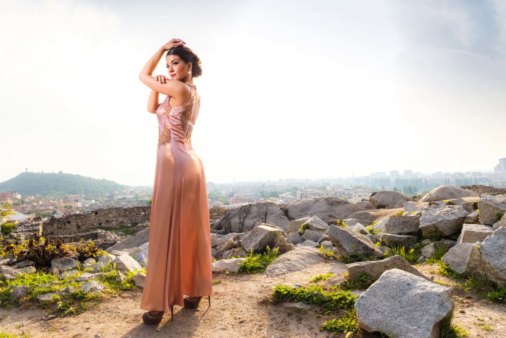 tel.: +359888519167; www.fototo.be; www.facebook.com/IvanBanchevPhotography добър фотограф, Иван Банчев фотография, абитуриентски бал, професионален фотограф, фото книга абитуриентски бал, професионална фотография на абитуриентски бал, индивидуално фото заснемане на абитуриент, Фото заснемане на абитуриенти от цял клас, абитуриентски фото албум, абитуриентска фото сесия