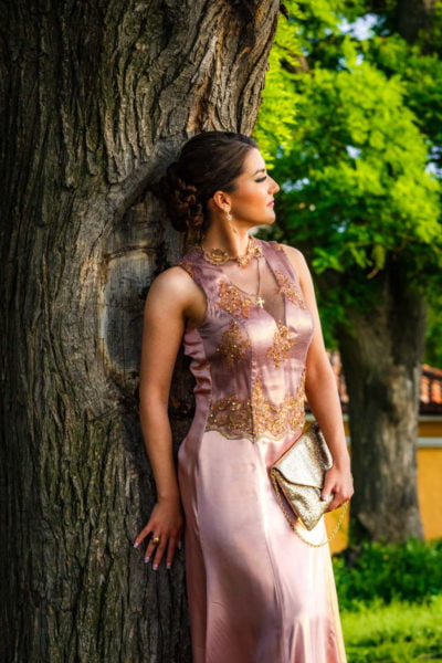 tel.: +359888519167; www.fototo.be; www.facebook.com/IvanBanchevPhotography добър фотограф, Иван Банчев фотография, абитуриентски бал, професионален фотограф, фото книга абитуриентски бал, професионална фотография на абитуриентски бал, индивидуално фото заснемане на абитуриент, Фото заснемане на абитуриенти от цял клас, абитуриентски фото албум, абитуриентска фото сесия