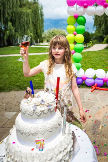 tel.: 0888519167; www.fototo.be; www.facebook.com/IvanBanchevPhotography добър фотограф, Иван Банчев фотография, детски рожден ден, професионален фотограф, фото книга рожден ден, Фото заснемане на рожден ден на дете