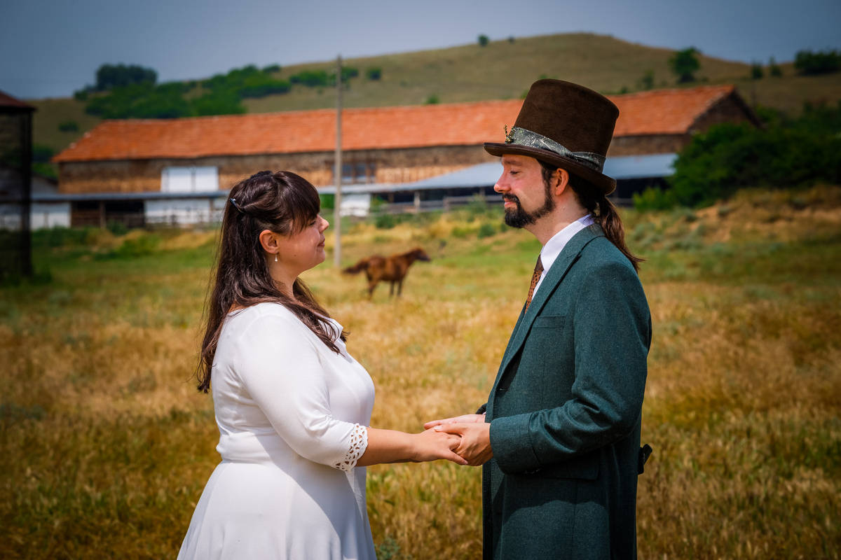 tel.: +359888519167; www.fototo.be; www.facebook.com/IvanBanchevPhotography Сватбена фотография от добър сватбен фотограф Иван Банчев