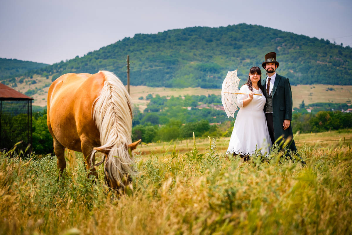 tel.: +359888519167; www.fototo.be; www.facebook.com/IvanBanchevPhotography Сватбена фотография от добър сватбен фотограф Иван Банчев